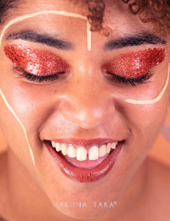 Maquillage yeux paillettes biodégradables