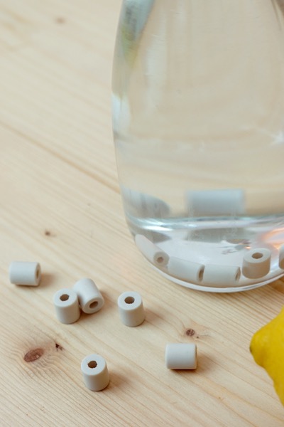 Perles de céramique pour bouteille et carafe